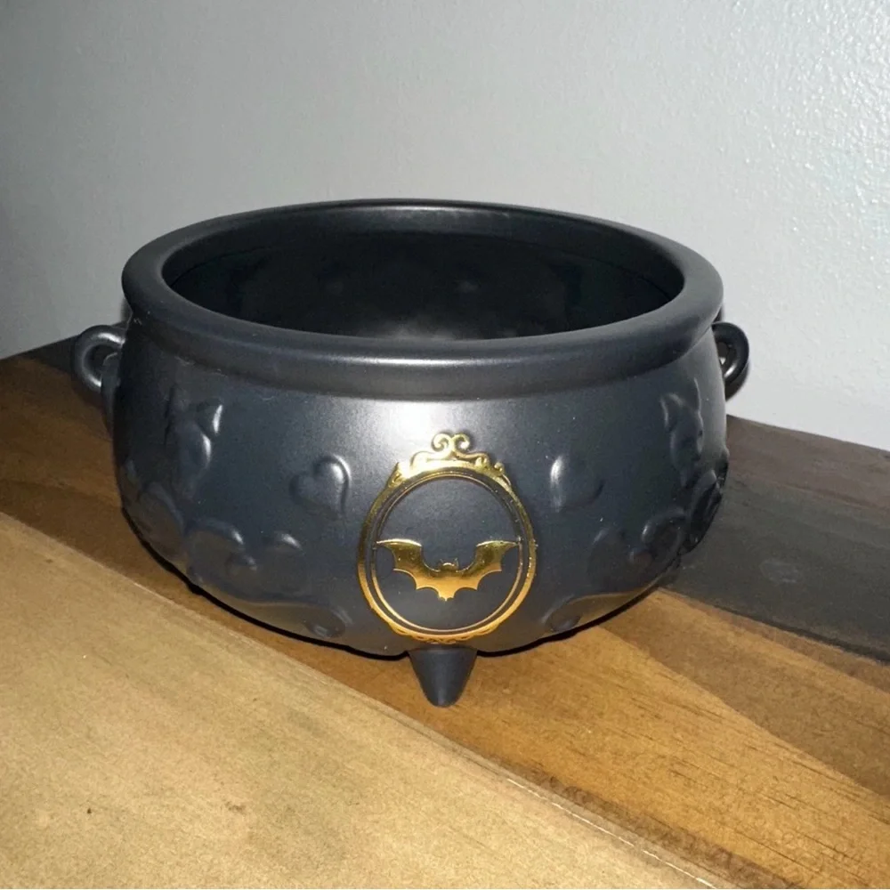 Bath and Body Works Halloween Bat Body Care Holder Cauldron Pedestal